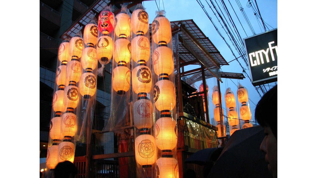 japan kyoto tourism travel crowd